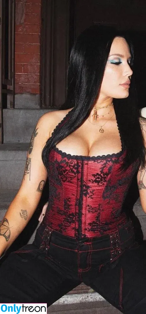 Halsey nude photo #0176 (iamhalsey / yammahaaa)