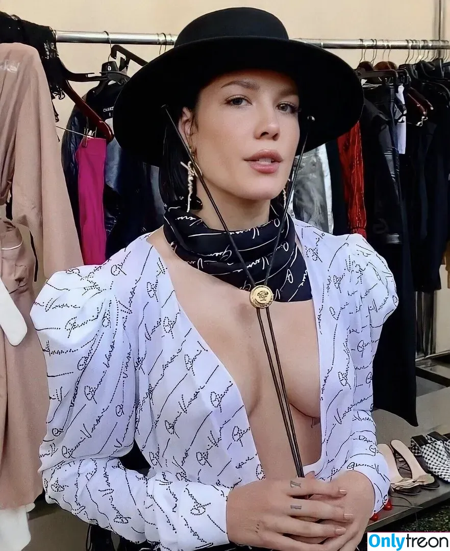 Halsey nude photo #0182 (iamhalsey / yammahaaa)