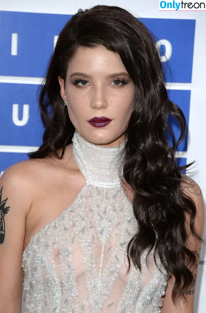 Halsey nude photo #0193 (iamhalsey / yammahaaa)