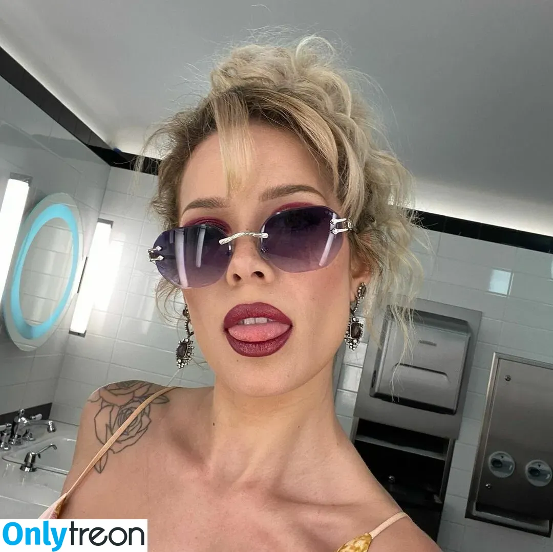 Halsey nude photo #0214 (iamhalsey / yammahaaa)