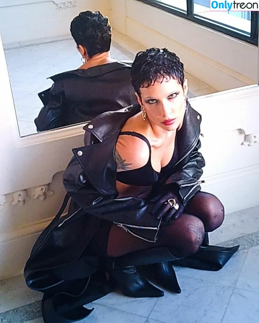 Halsey nude photo #0233 (iamhalsey / yammahaaa)