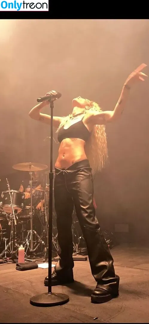 Halsey nude photo #0269 (iamhalsey / yammahaaa)