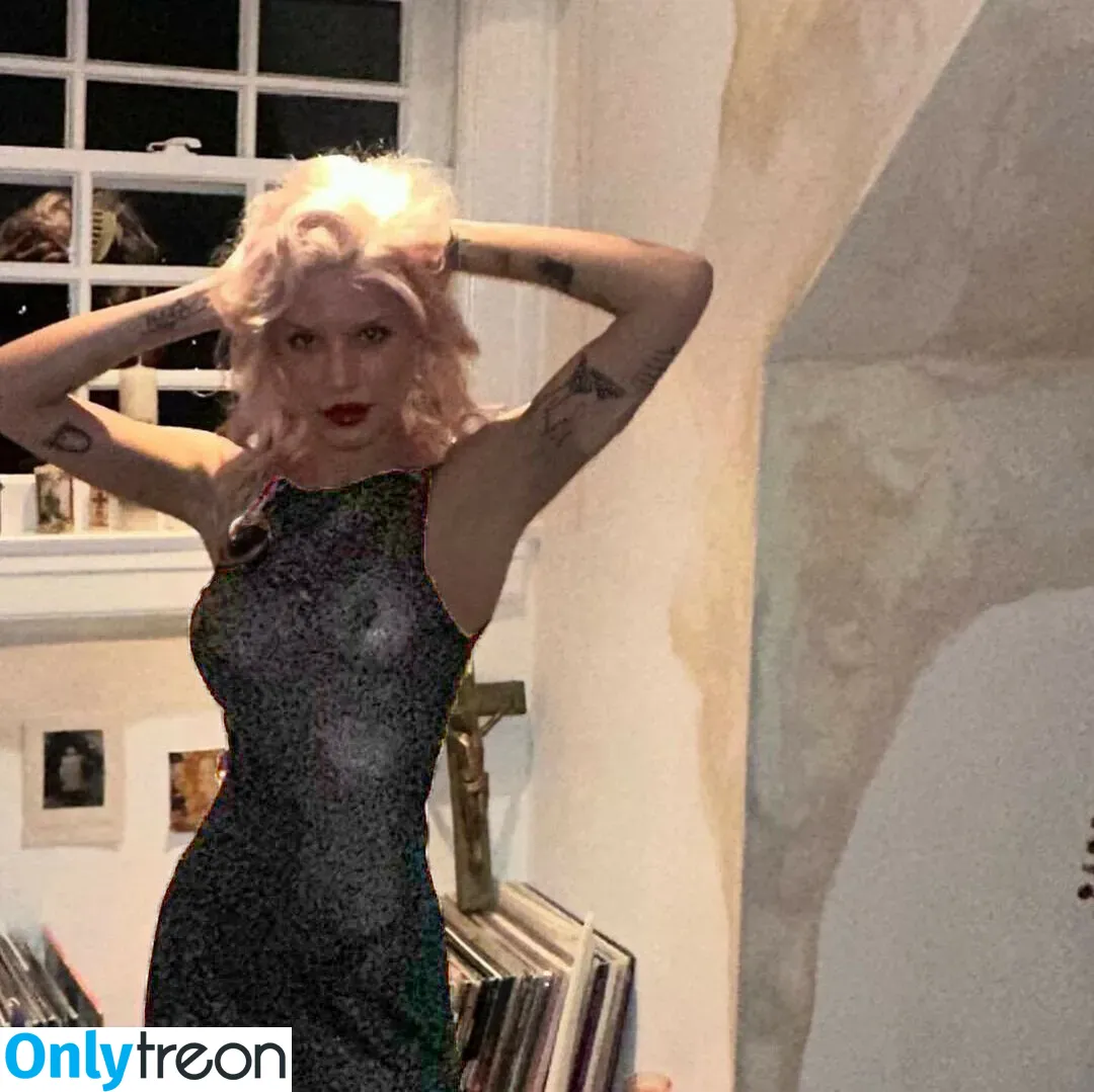 Halsey nude photo #0272 (iamhalsey / yammahaaa)