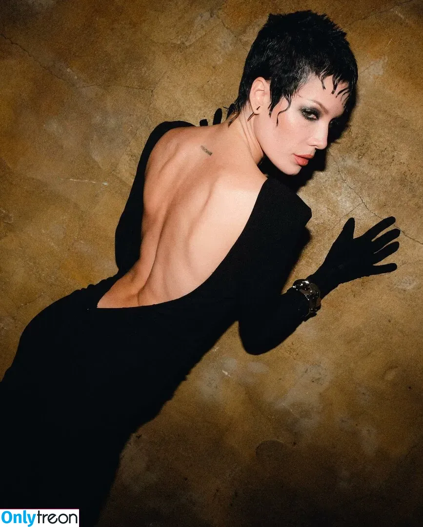 Halsey nude photo #0337 (iamhalsey / yammahaaa)
