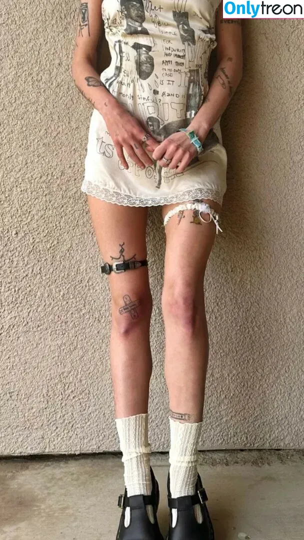 Halsey nude photo #0350 (iamhalsey / yammahaaa)