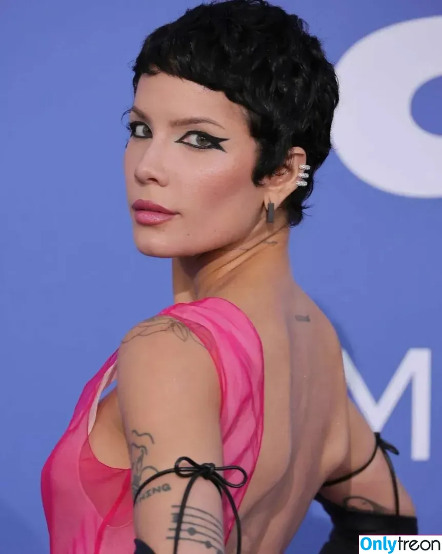 Halsey nude photo #0361 (iamhalsey / yammahaaa)