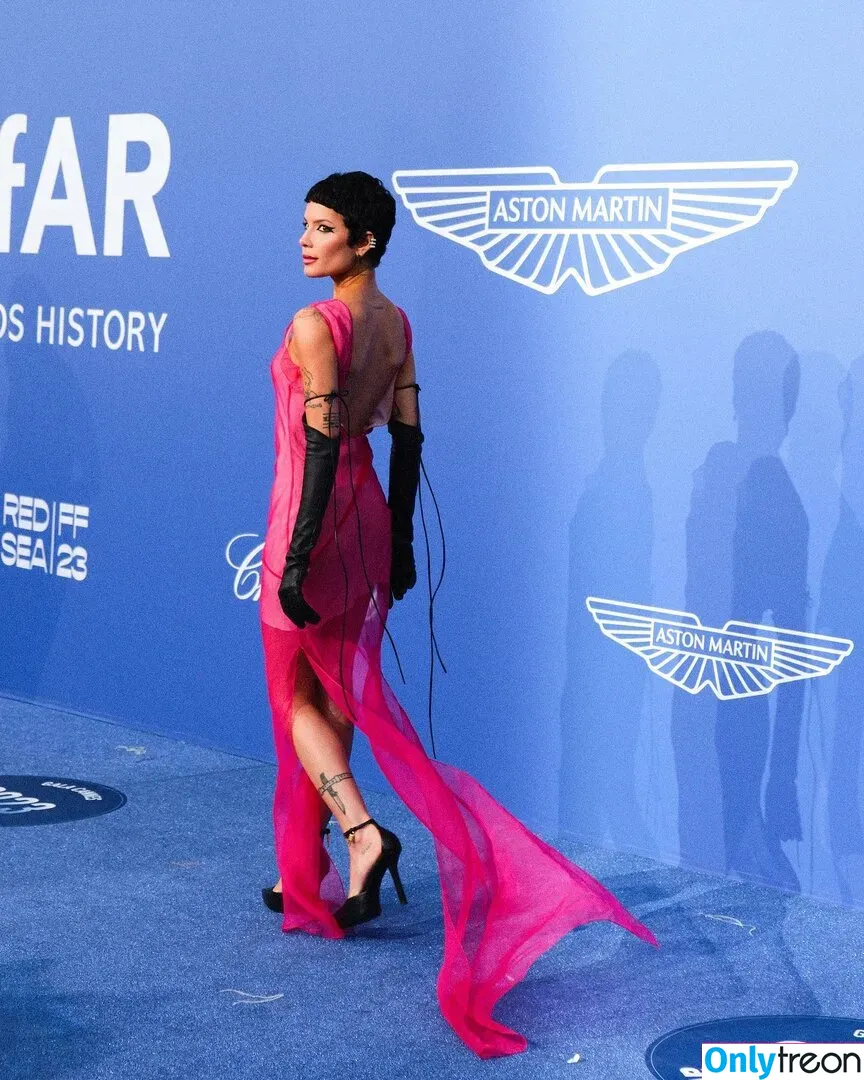 Halsey nude photo #0363 (iamhalsey / yammahaaa)