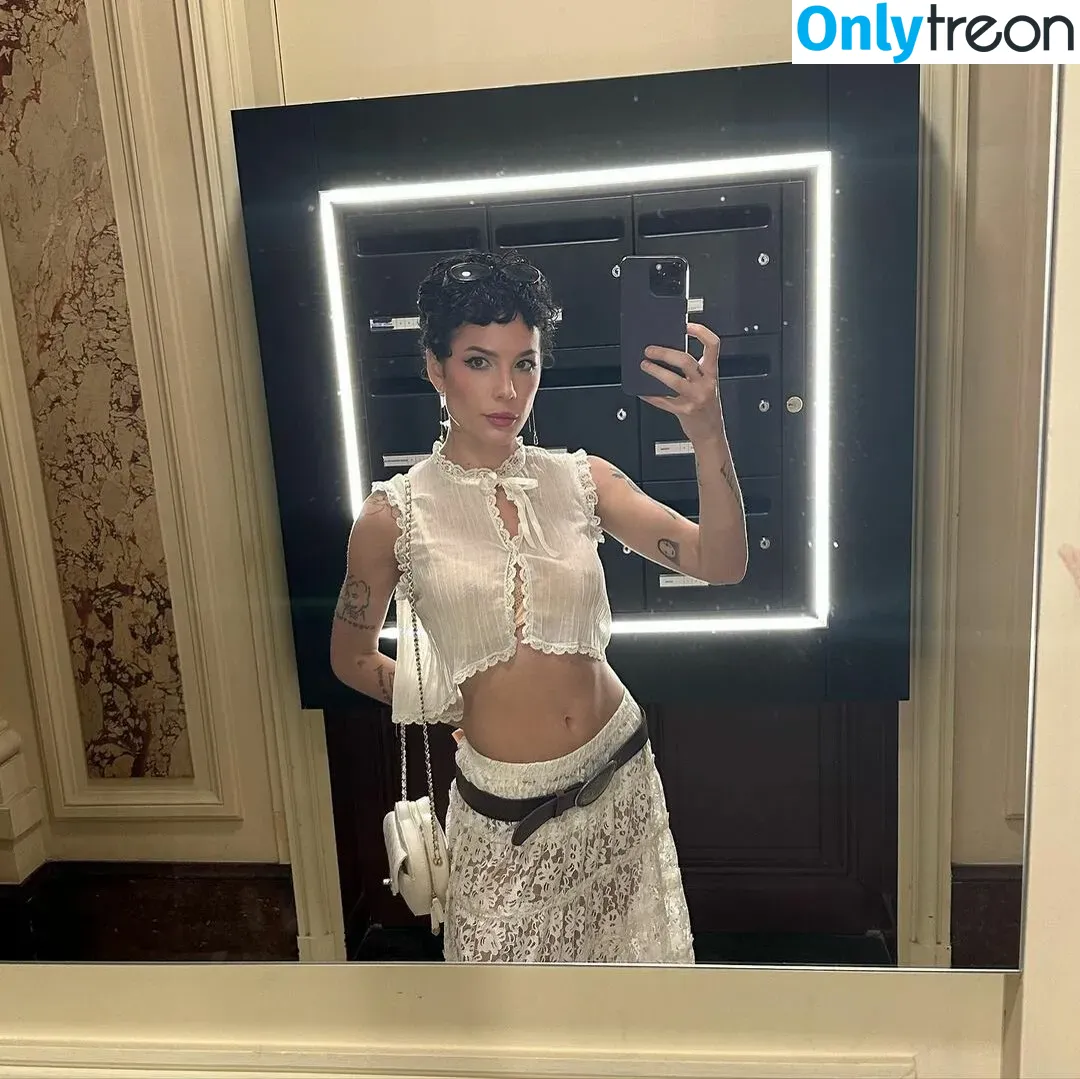 Halsey nude photo #0369 (iamhalsey / yammahaaa)