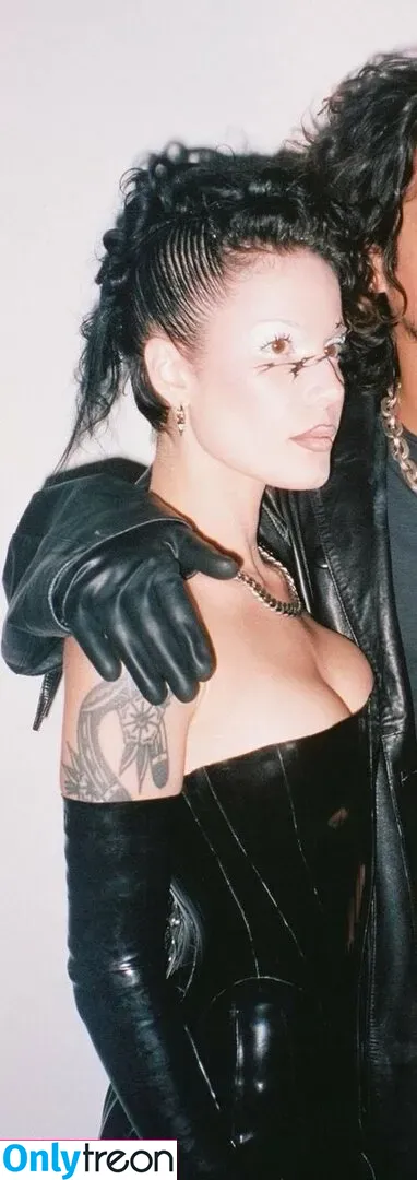 Halsey nude photo #0391 (iamhalsey / yammahaaa)