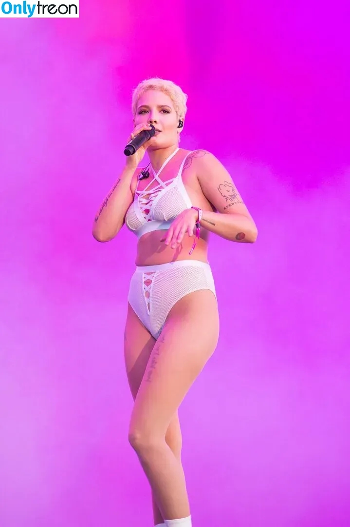 Halsey nude photo #0411 (iamhalsey / yammahaaa)