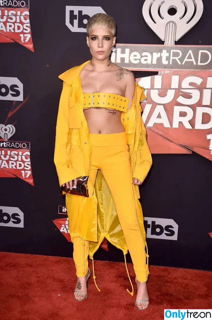 Halsey nude photo #0454 (iamhalsey / yammahaaa)