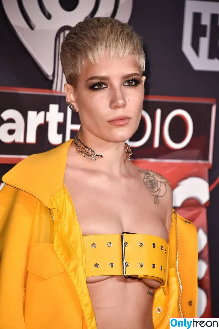 Halsey nude photo #0455 (iamhalsey / yammahaaa)