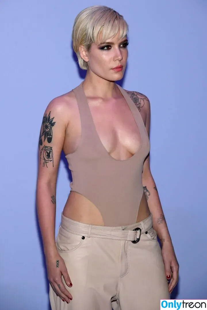 Halsey nude photo #0457 (iamhalsey / yammahaaa)