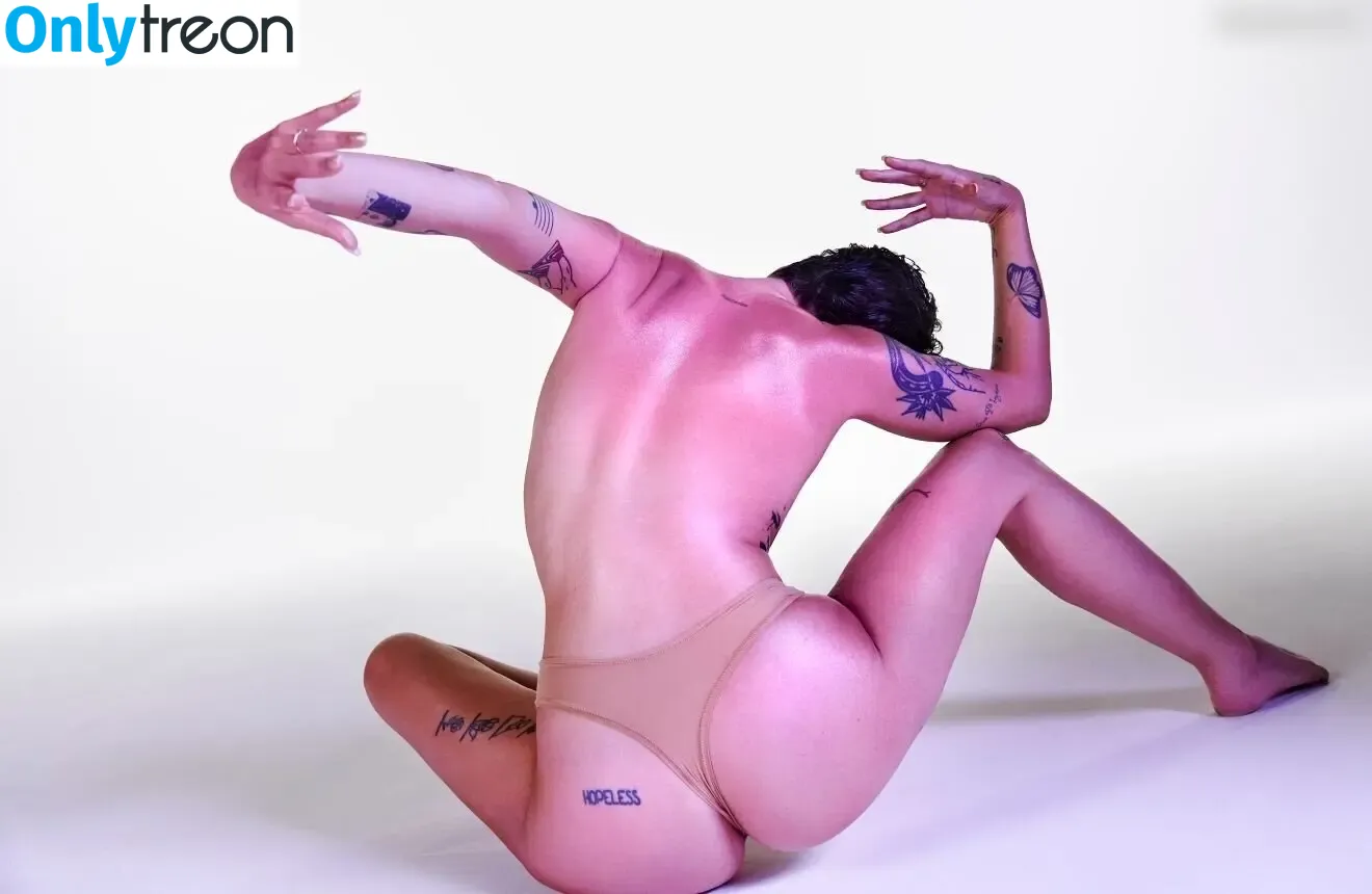 Halsey nude photo #0578 (iamhalsey / yammahaaa)