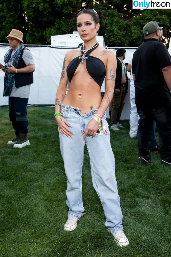 Halsey nude photo #0583 (iamhalsey / yammahaaa)