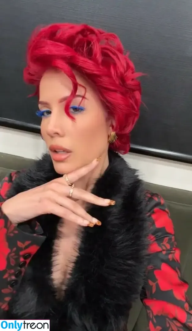 Halsey nude photo #0618 (iamhalsey / yammahaaa)