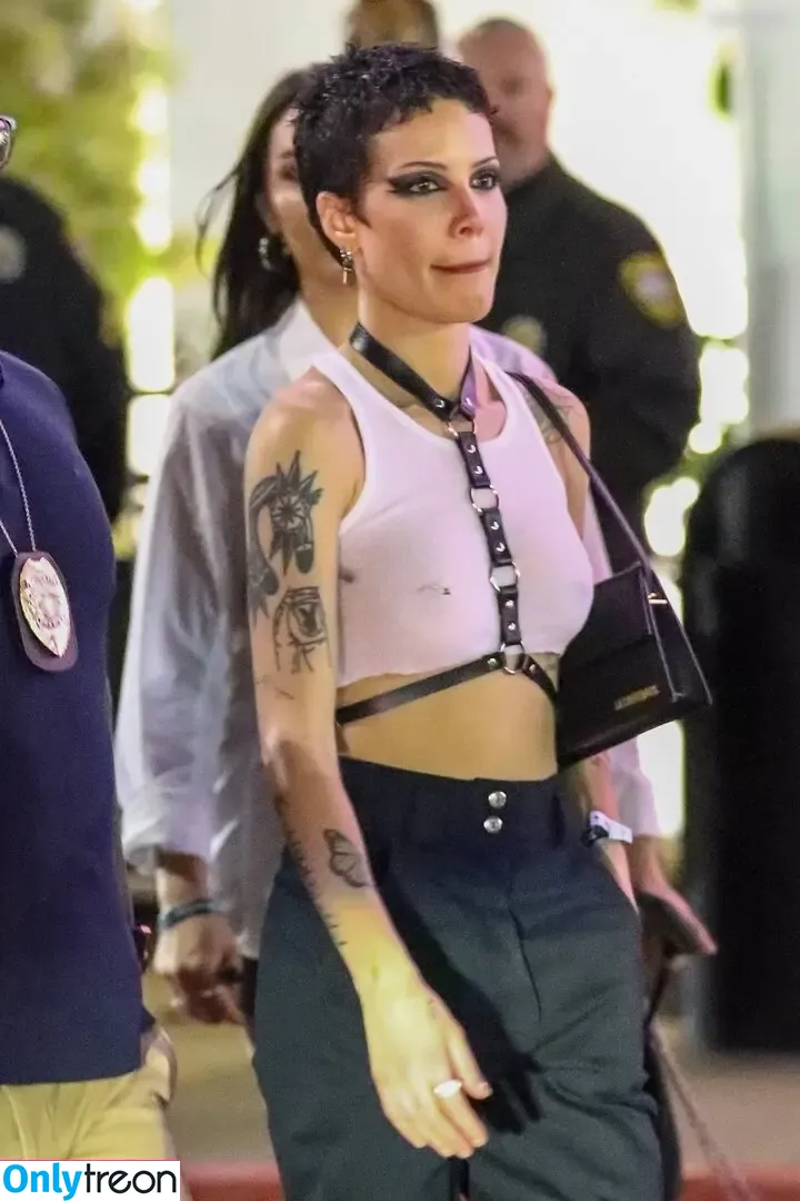 Halsey nude photo #0649 (iamhalsey / yammahaaa)