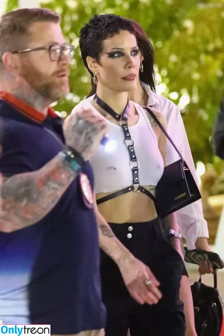 Halsey nude photo #0650 (iamhalsey / yammahaaa)