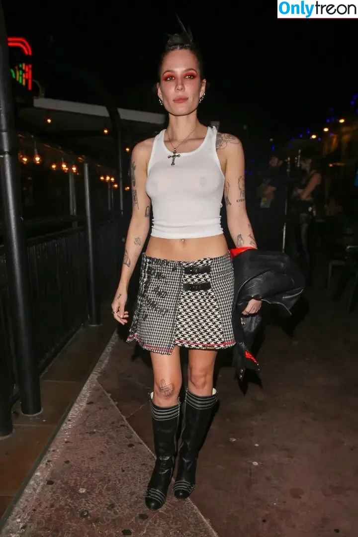 Halsey nude photo #0660 (iamhalsey / yammahaaa)
