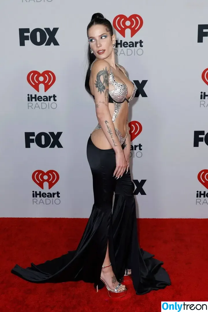 Halsey nude photo #1209 (iamhalsey / yammahaaa)