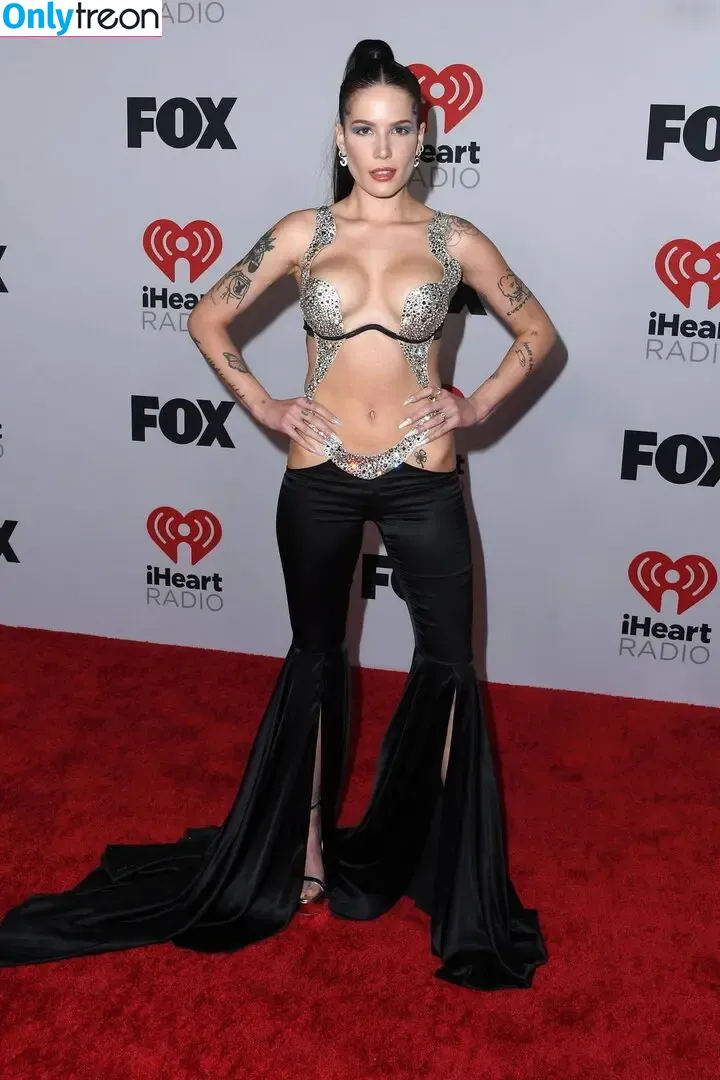 Halsey nude photo #1216 (iamhalsey / yammahaaa)