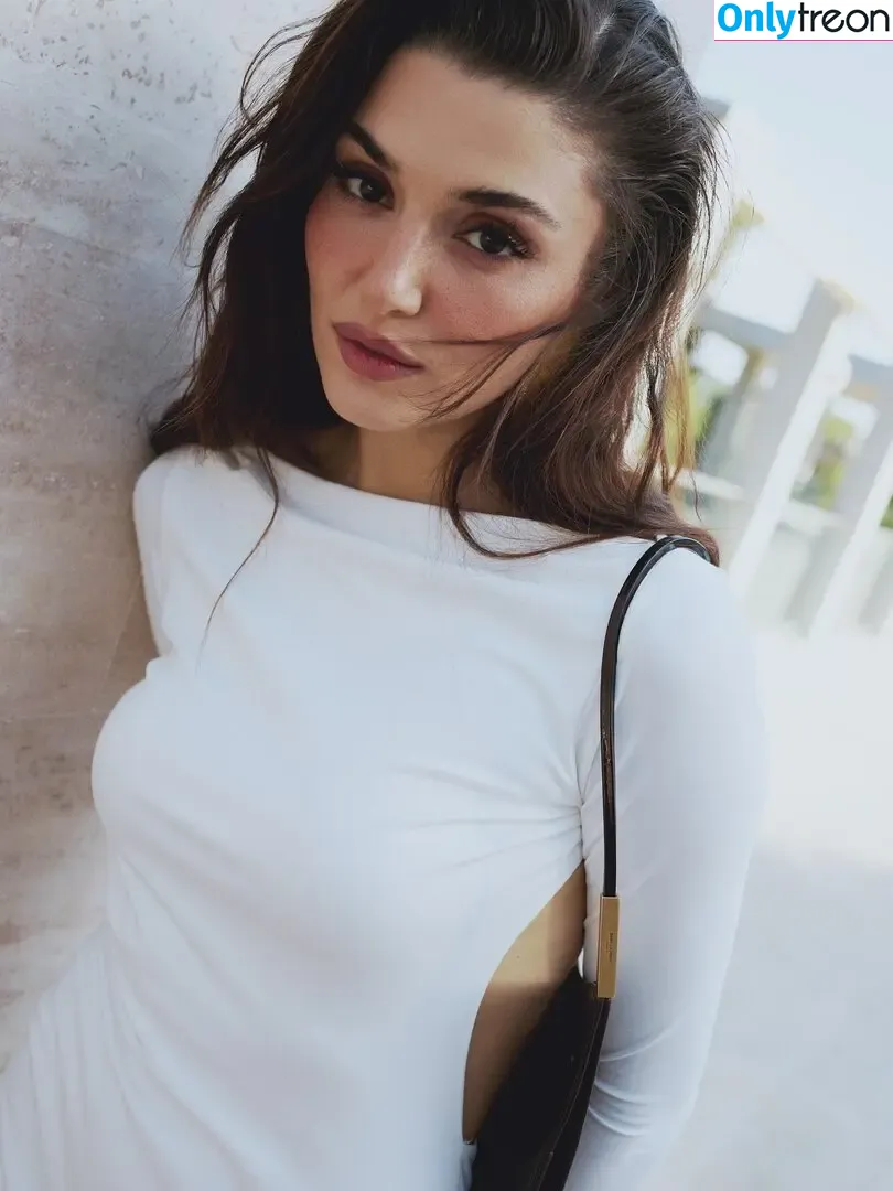 Hande Ercel nude photo #0300 (handemiyy)