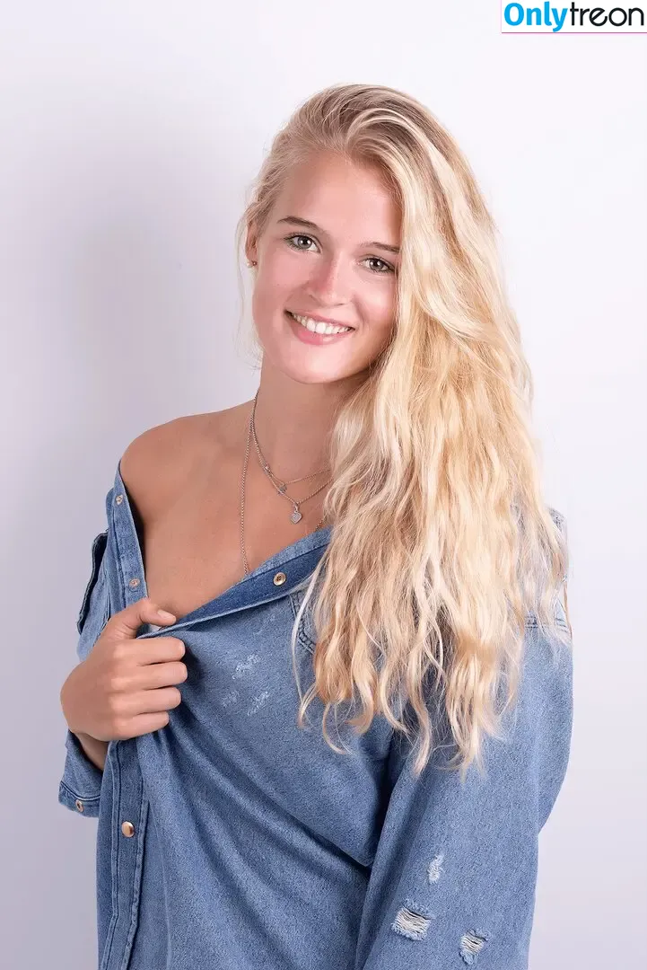 Hanna Orthmann nude photo #0024 (hanno_098)