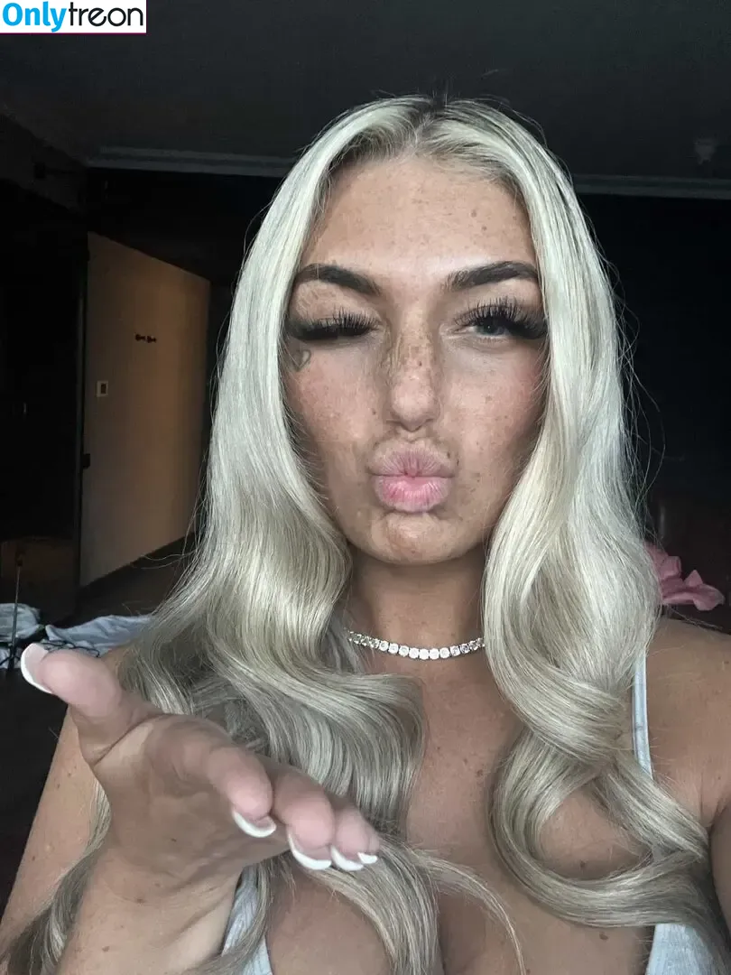Hannah Band$ nude photo #0100 (hannahbandz1 / mythroatcrazybaby)