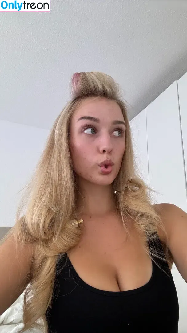 Hannah Maria nude photo #0159 (hannahmria)