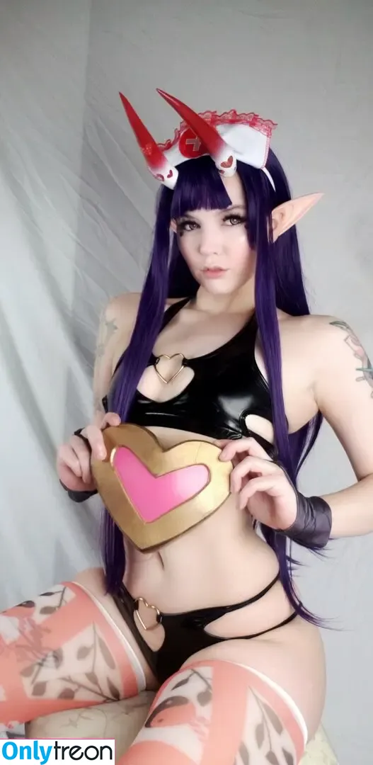 Hannahhyrule / Captain Hannah nude photo #0001 (Hannahhyrule)