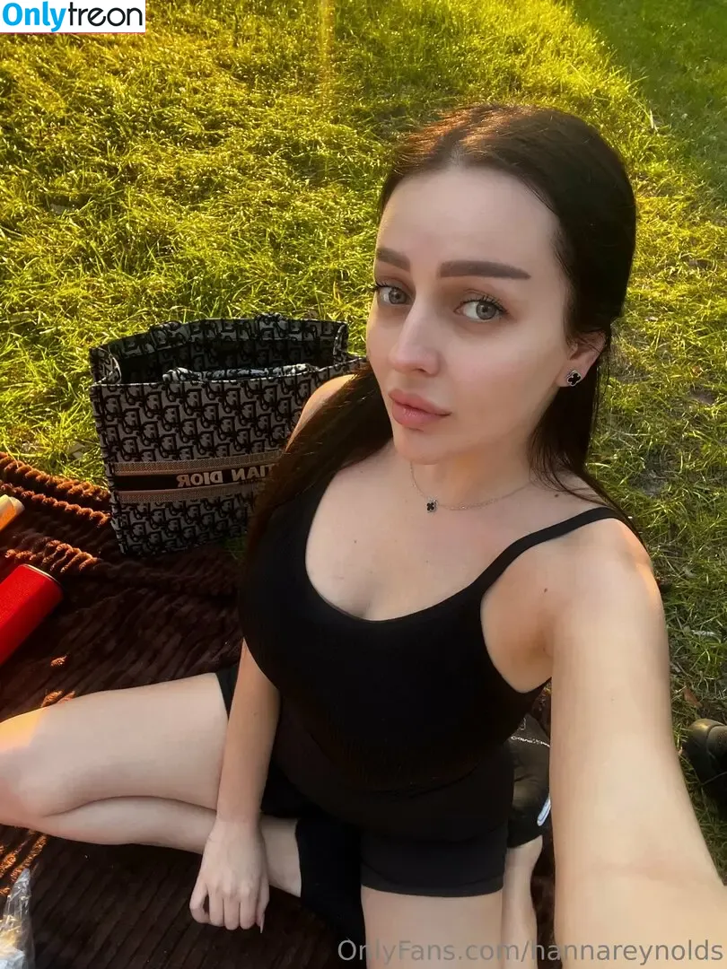 hannareynolds nude photo #0003 (hannahereynolds)