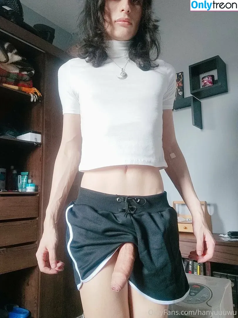 hanyuuuwu nude photo #0096 (hanauwu)