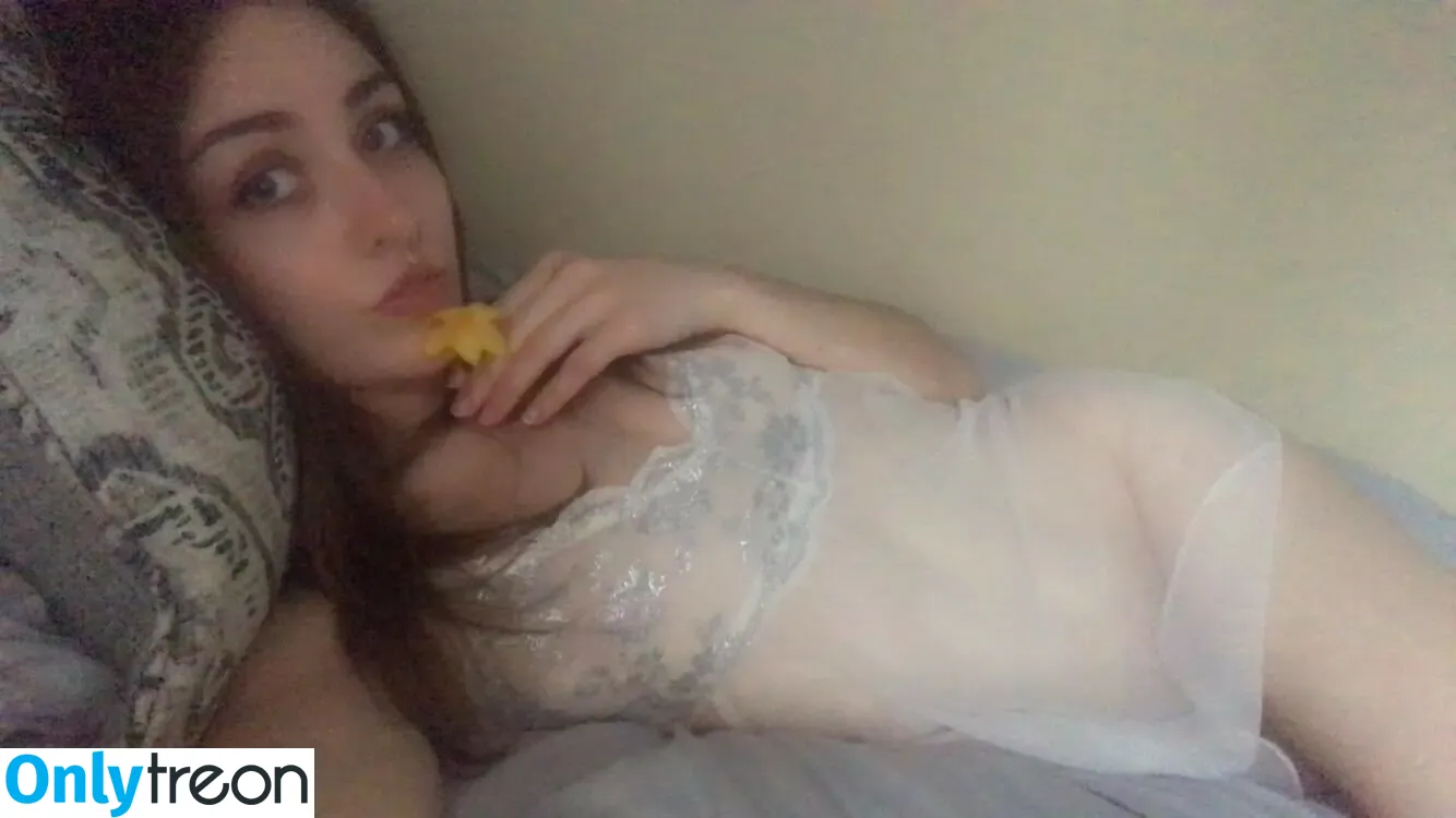 Happysadflower nude photo #0002 (Happysadflower)