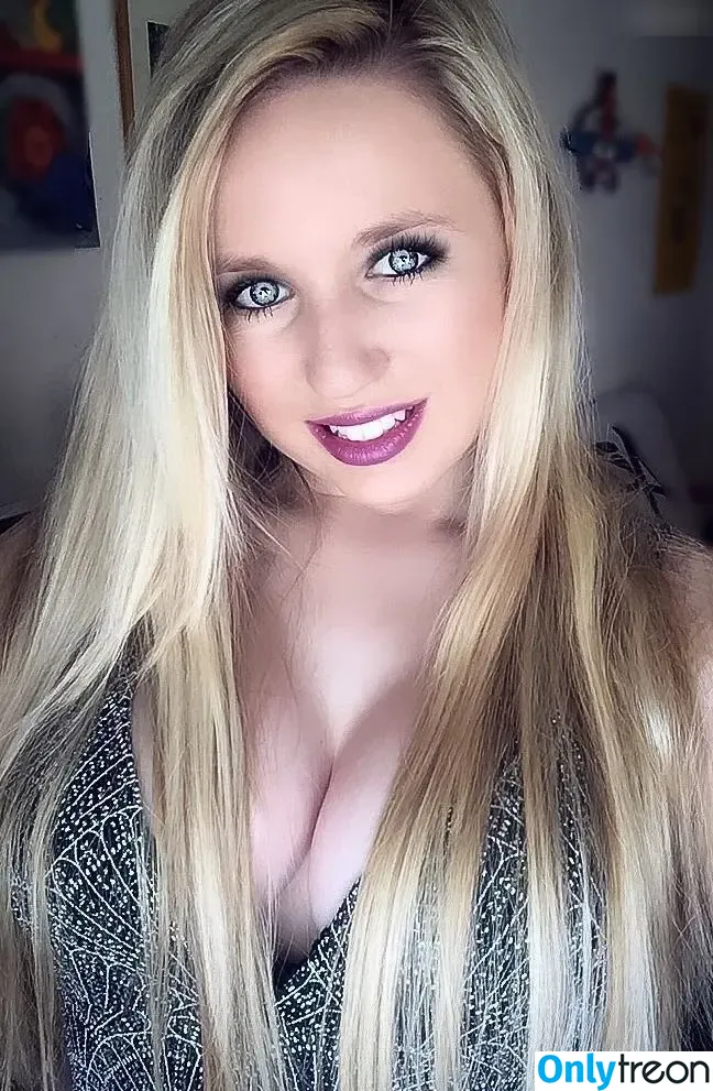 Hardstyleprincess nude photo #0034 (Hardstyleprincess)