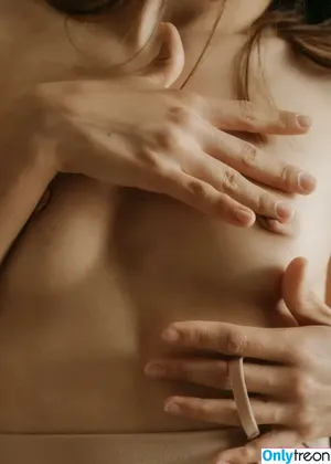 hareniks / G.Q / 𝐍𝐈𝐊𝐊𝐈 nude photo #0808