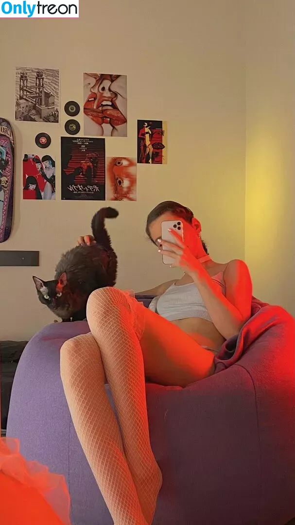 hareniks nude photo #0041 (G.Q / 𝐍𝐈𝐊𝐊𝐈)