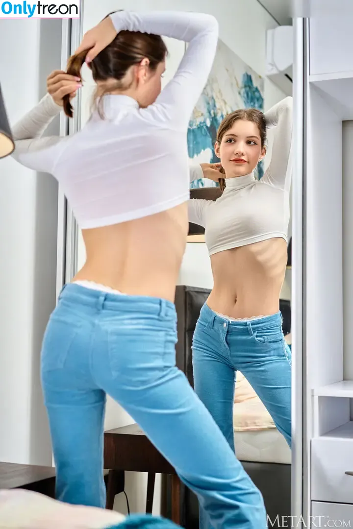 hareniks nude photo #0906 (G.Q / 𝐍𝐈𝐊𝐊𝐈)