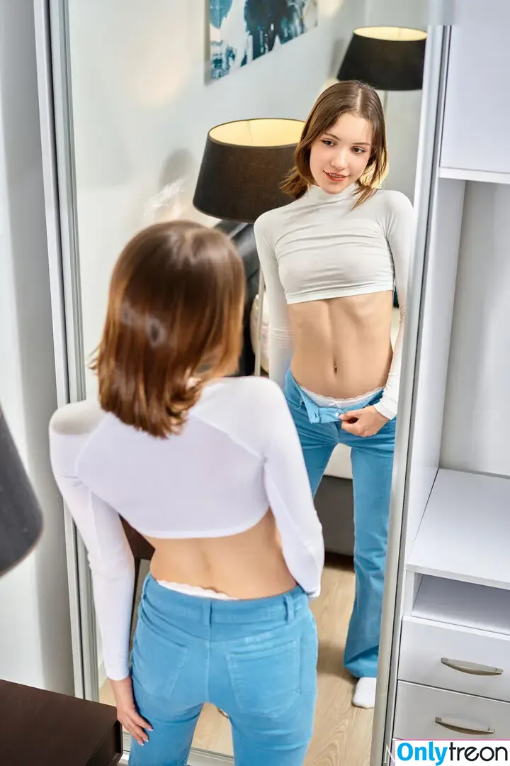 hareniks nude photo #0914 (G.Q / 𝐍𝐈𝐊𝐊𝐈)