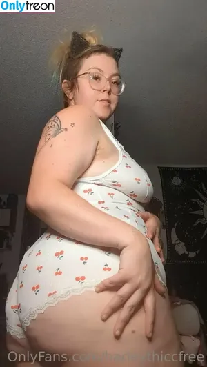 harleythiccfree / harley_thicc nude photo #0064