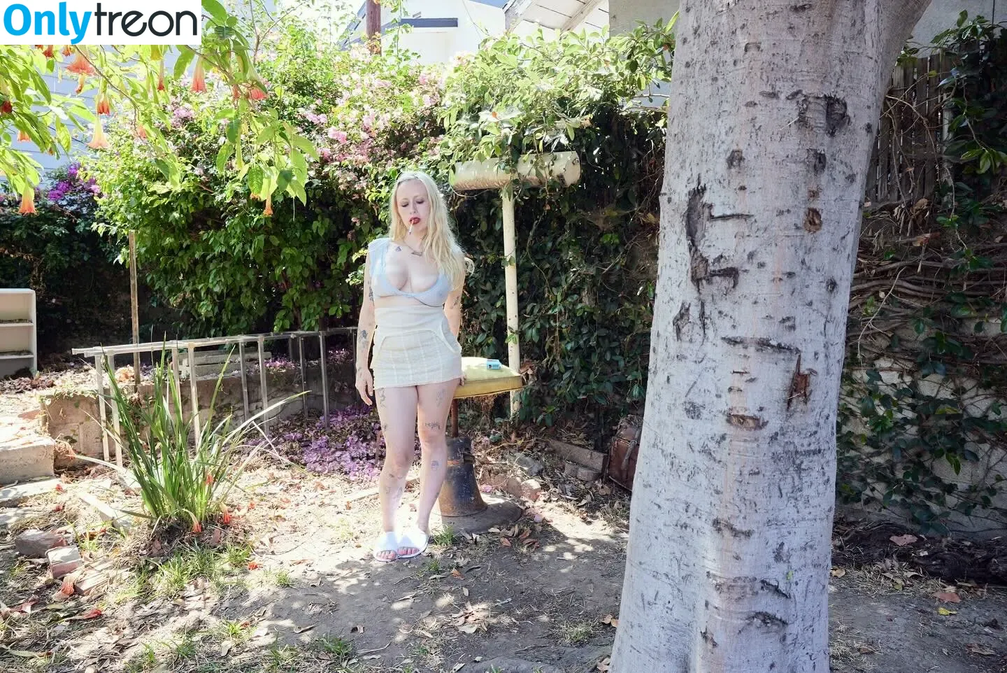 Harmony Tividad nude photo #0056 (Girlpool / harmonytividad / sexuallyattractedtogod)