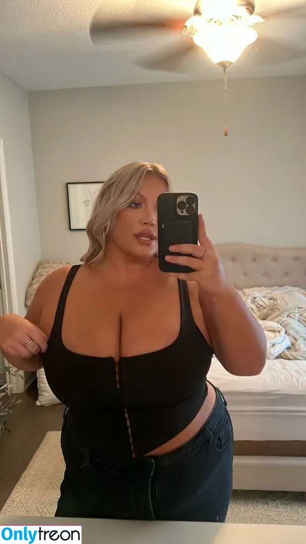 Hayden Buchko nude photo #0005 (brooke_hayy)