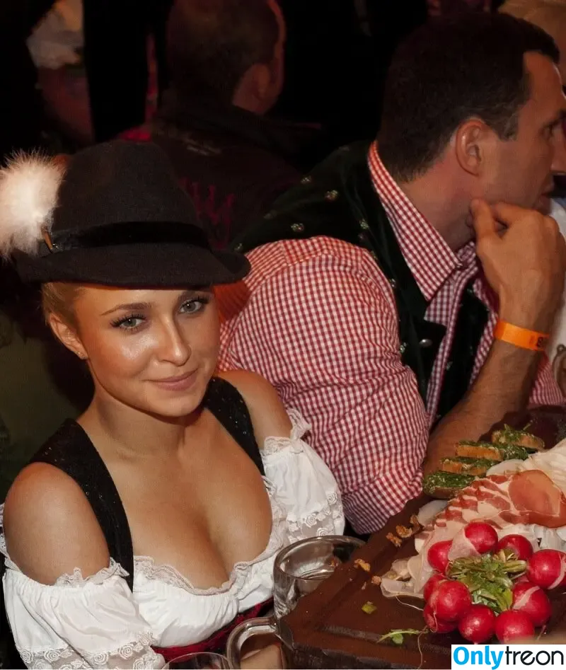 Hayden Panettiere nude photo #0473 (haydenpanettiere)