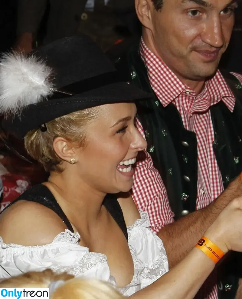 Hayden Panettiere nude photo #0482 (haydenpanettiere)