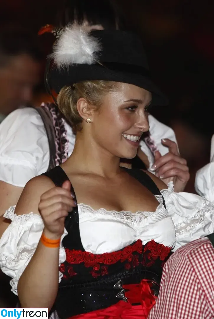 Hayden Panettiere nude photo #0492 (haydenpanettiere)