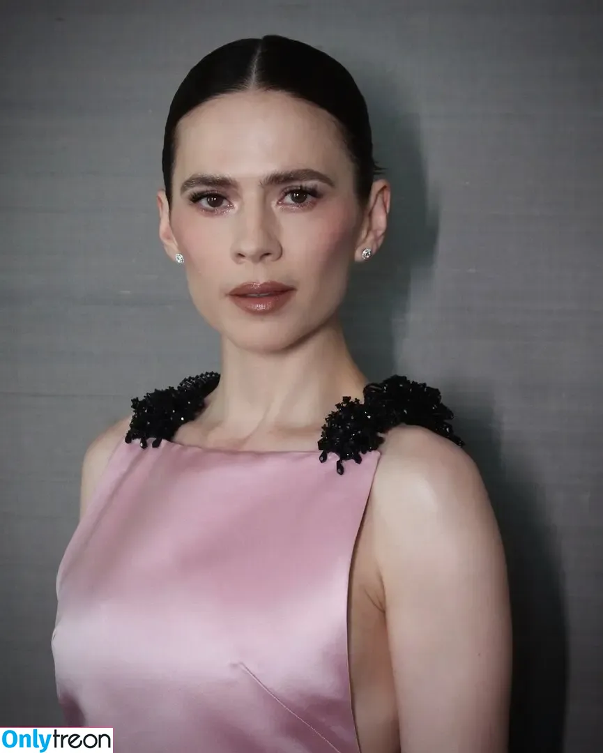 Hayley Atwell nude photo #1001 (hayley_atwell / wellhayley)