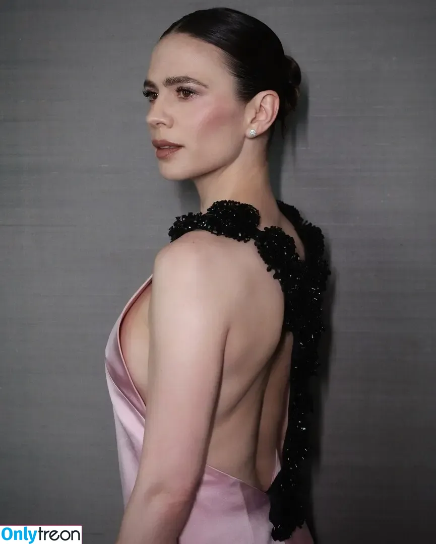 Hayley Atwell nude photo #1002 (hayley_atwell / wellhayley)