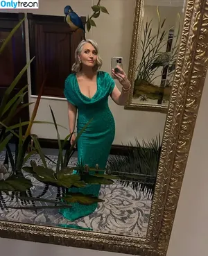 Hayley McQueen / mcqueenhayley / megamcqueen nude photo #0030
