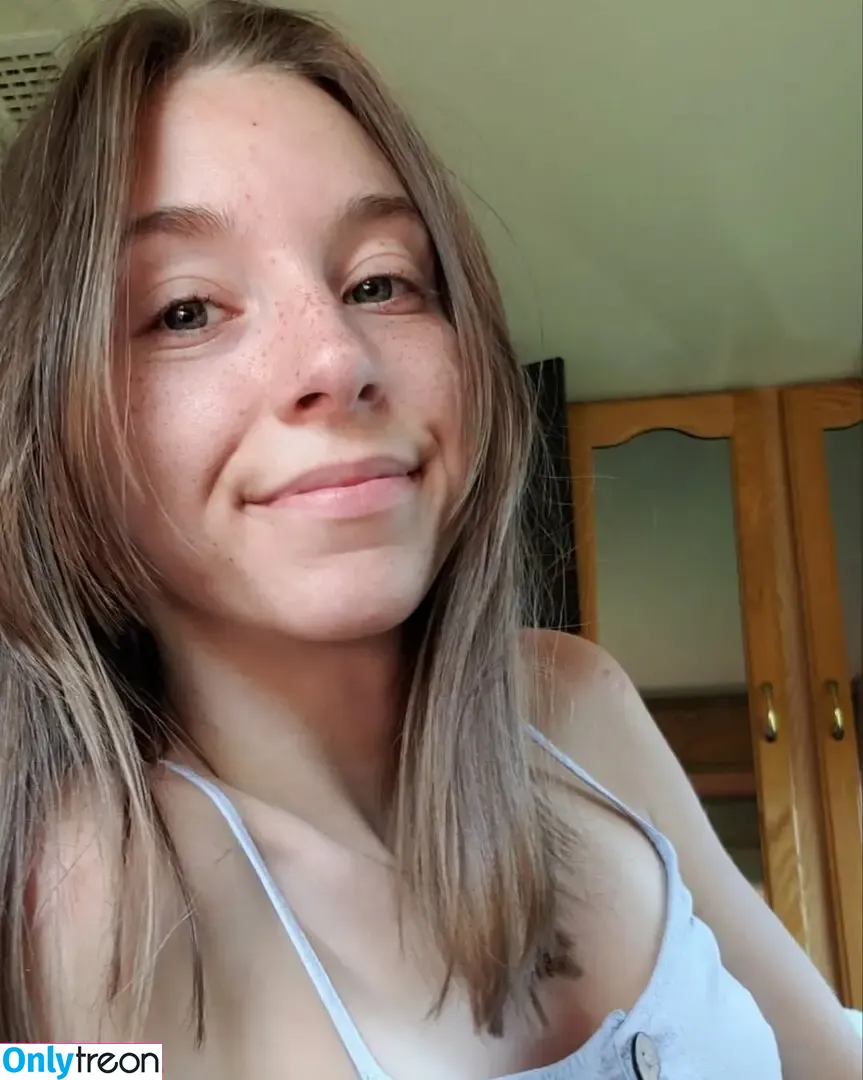 Haze Lynn nude photo #0583 (FlipMineArseMom / Haze_lynn / hazelynnttv)