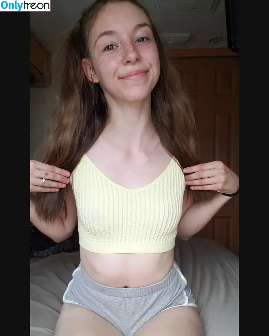 Haze Lynn nude photo #0588 (FlipMineArseMom / Haze_lynn / hazelynnttv)