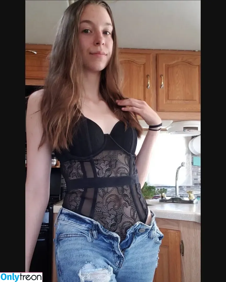 Haze Lynn nude photo #0590 (FlipMineArseMom / Haze_lynn / hazelynnttv)